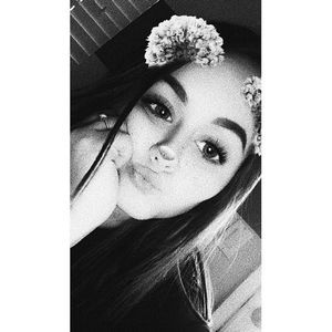 Meet your Posher, Alyssa